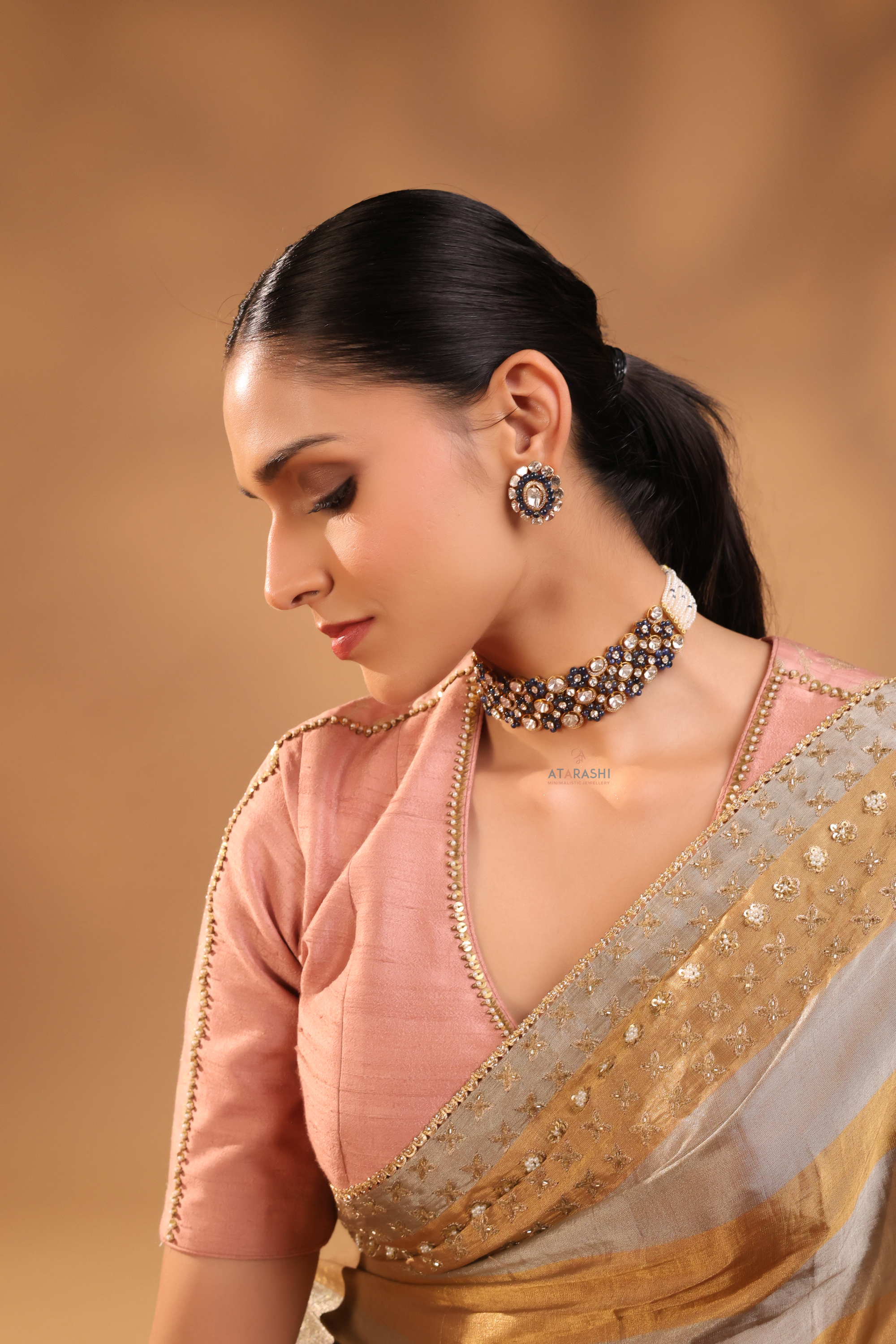 Saanjh Neelam Choker