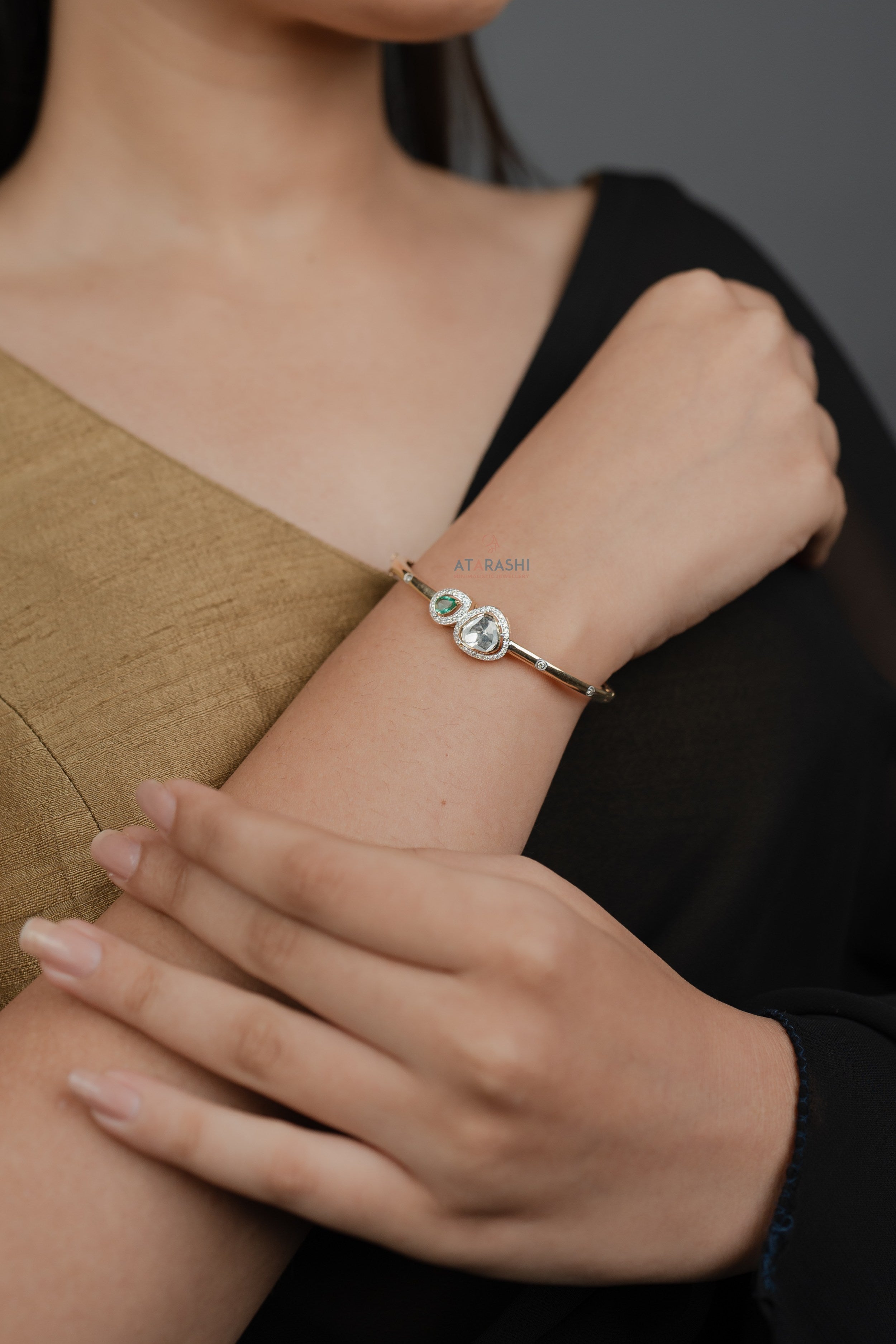 Verdant Teardrop Gold Bracelet