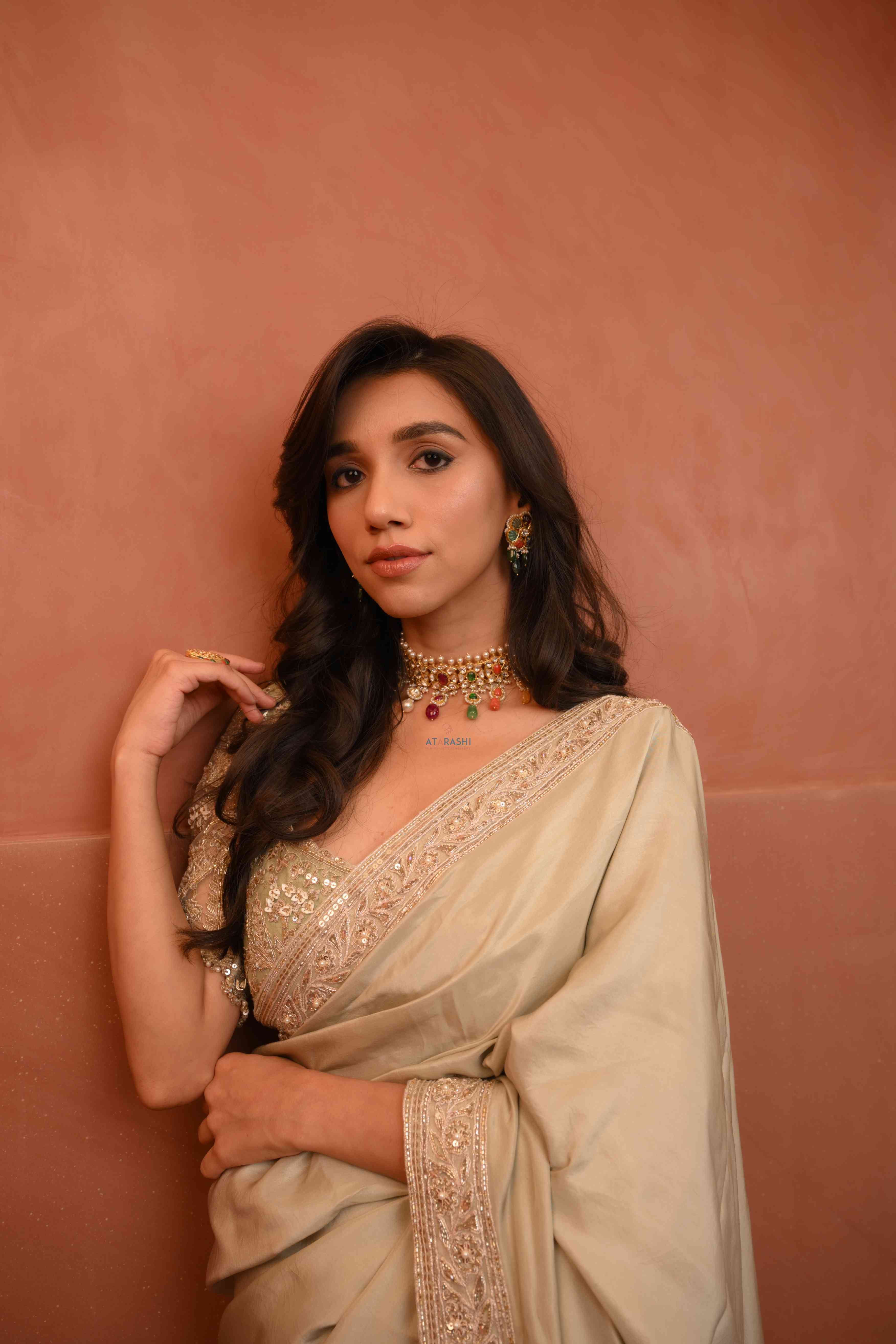 Naira Kundan Choker