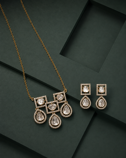 Ahaana Pendant Set