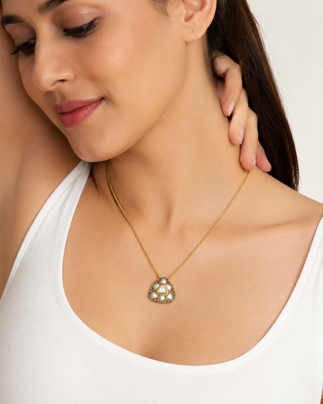 MUKTA MOP UNCUT PENDANT CHAIN