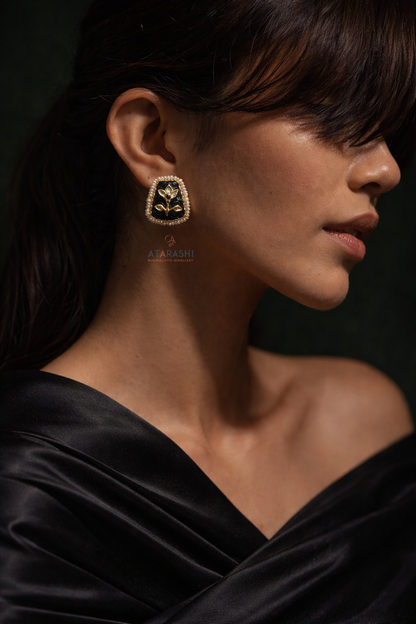 Lisha Pearl Stud Earrings