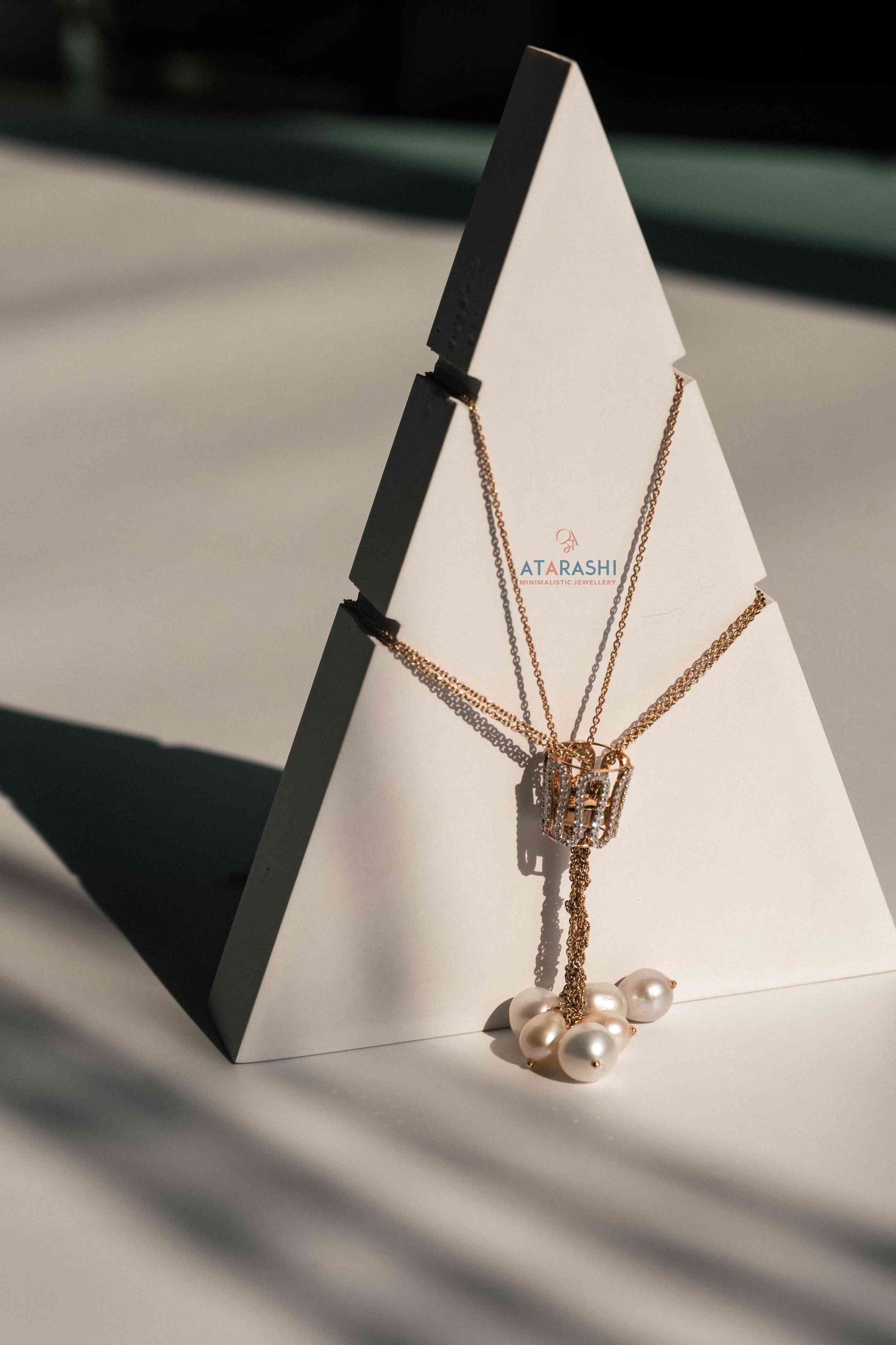 Cascade Pearl Lariat