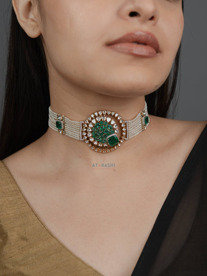 Emerald Radiance Pearl Choker