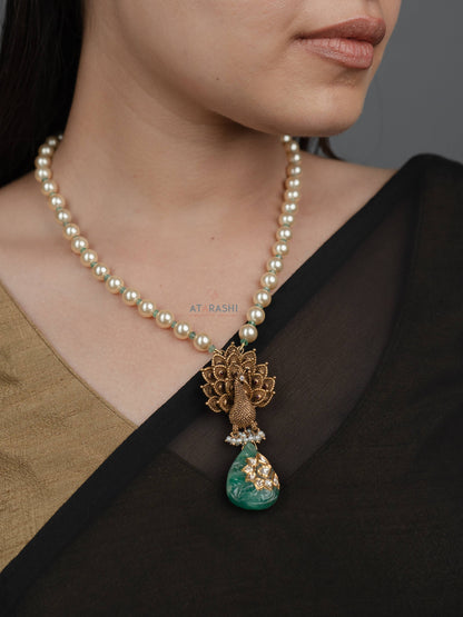 Emerald Mayur Pearl Necklace