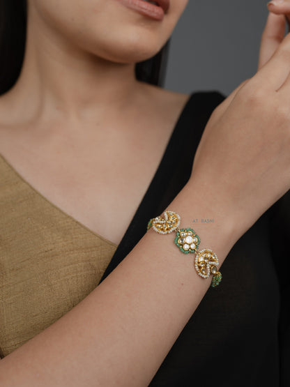 Chandrika Kundan phool Bracelet