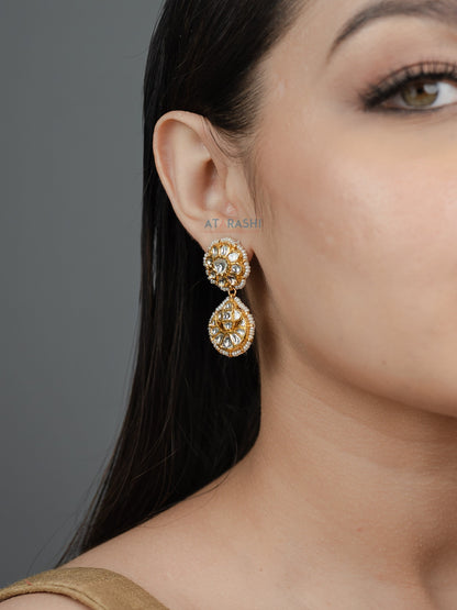 Golden Aura Kundan Earrings